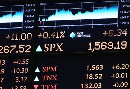 US stocks fall due to Iraq concerns